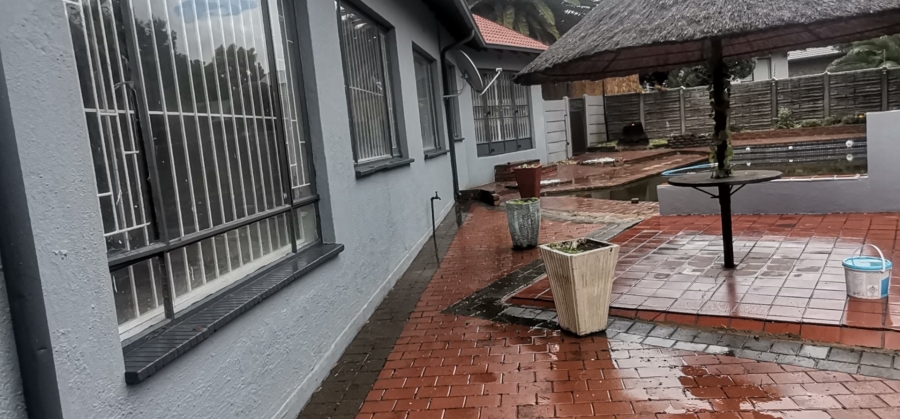 4 Bedroom Property for Sale in Glen Marais Gauteng
