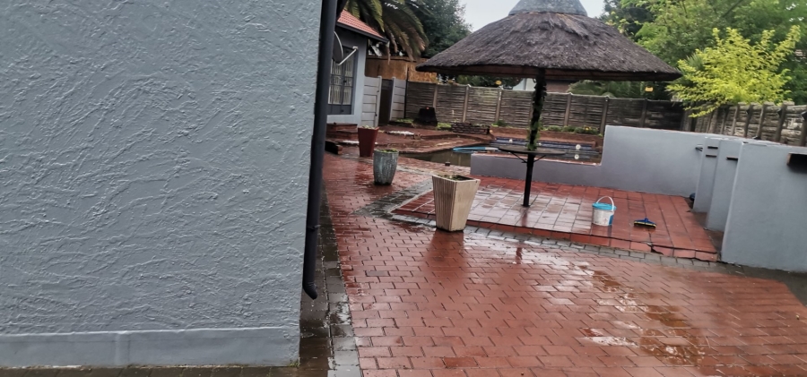 4 Bedroom Property for Sale in Glen Marais Gauteng