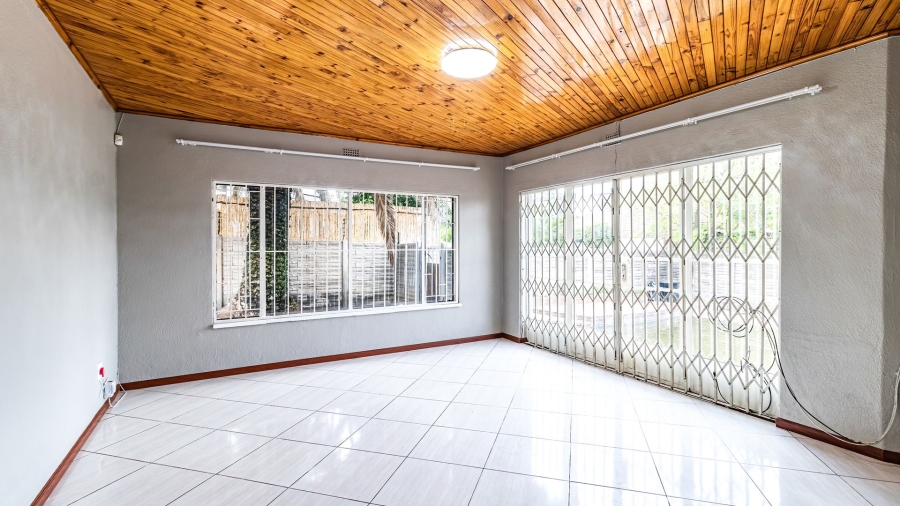 4 Bedroom Property for Sale in Glen Marais Gauteng