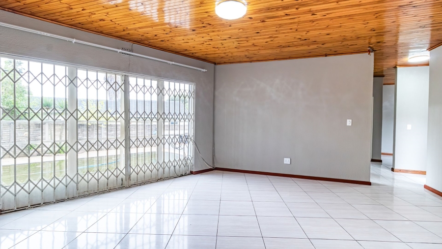 4 Bedroom Property for Sale in Glen Marais Gauteng