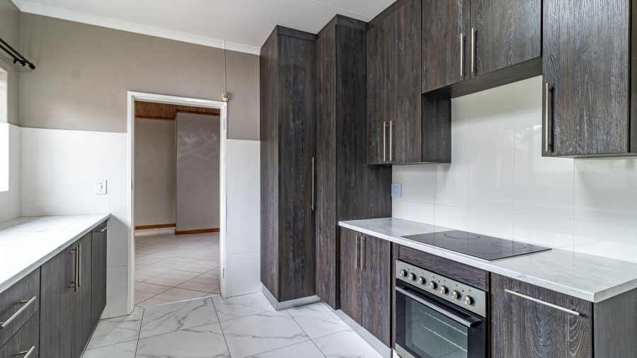 4 Bedroom Property for Sale in Glen Marais Gauteng