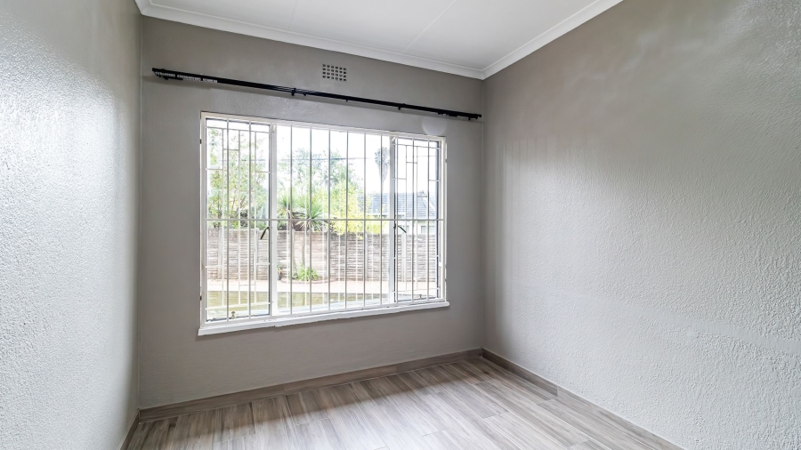 4 Bedroom Property for Sale in Glen Marais Gauteng