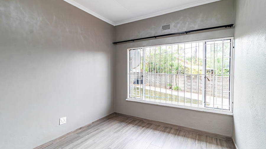 4 Bedroom Property for Sale in Glen Marais Gauteng