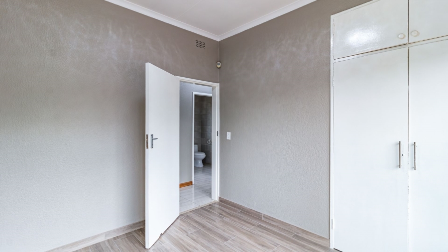 4 Bedroom Property for Sale in Glen Marais Gauteng