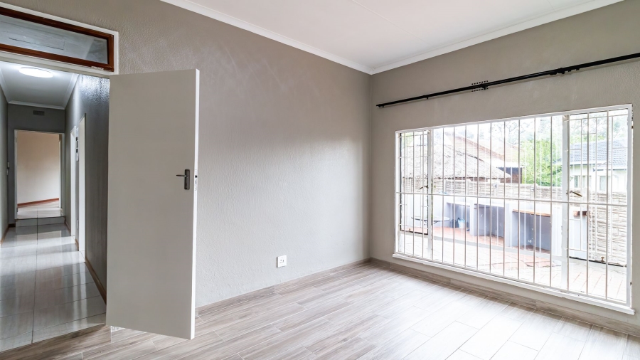 4 Bedroom Property for Sale in Glen Marais Gauteng