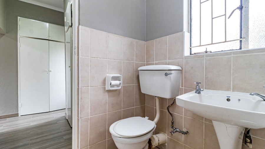 4 Bedroom Property for Sale in Glen Marais Gauteng