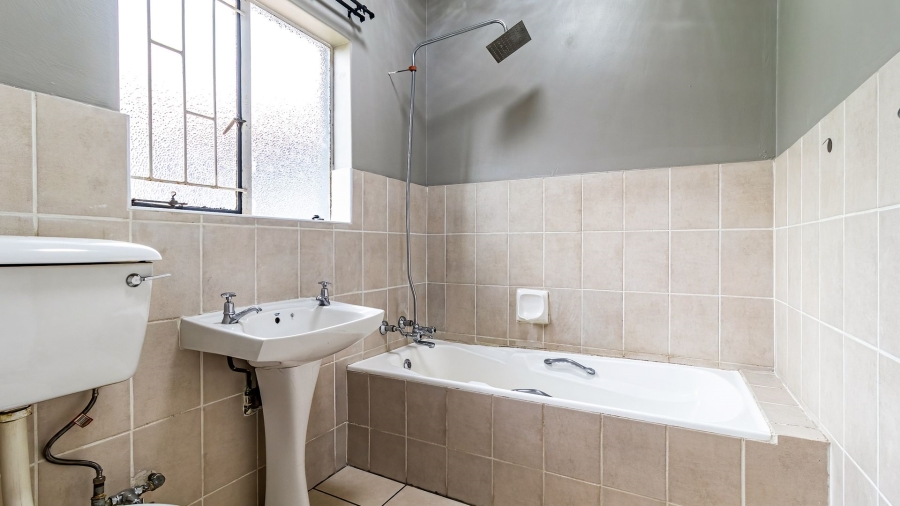 4 Bedroom Property for Sale in Glen Marais Gauteng