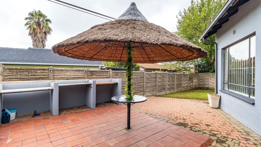 4 Bedroom Property for Sale in Glen Marais Gauteng