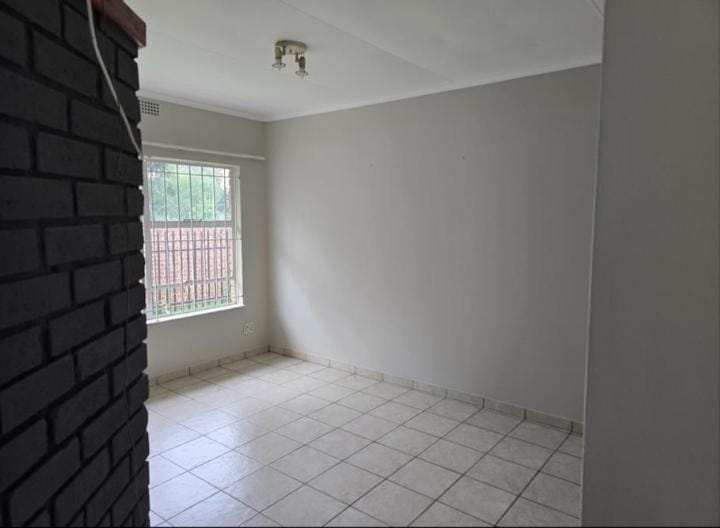 To Let 1 Bedroom Property for Rent in Vorna Valley Gauteng
