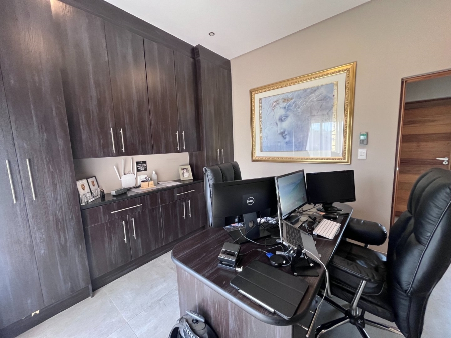 4 Bedroom Property for Sale in Eye of Africa Gauteng