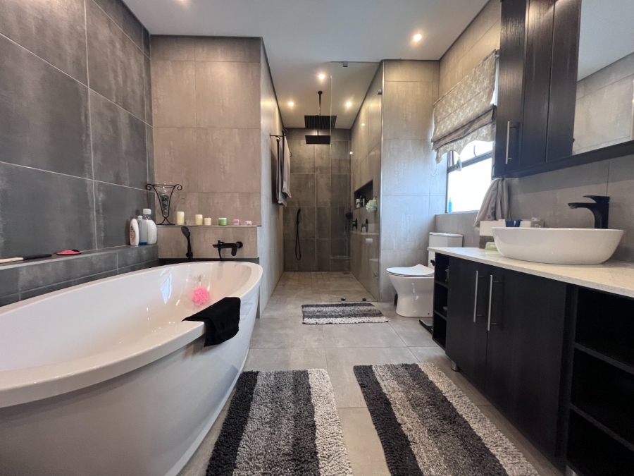 4 Bedroom Property for Sale in Eye of Africa Gauteng