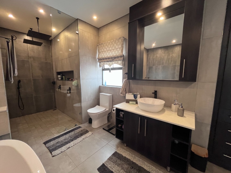 4 Bedroom Property for Sale in Eye of Africa Gauteng