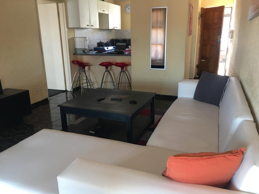 1 Bedroom Property for Sale in Mondeor Gauteng