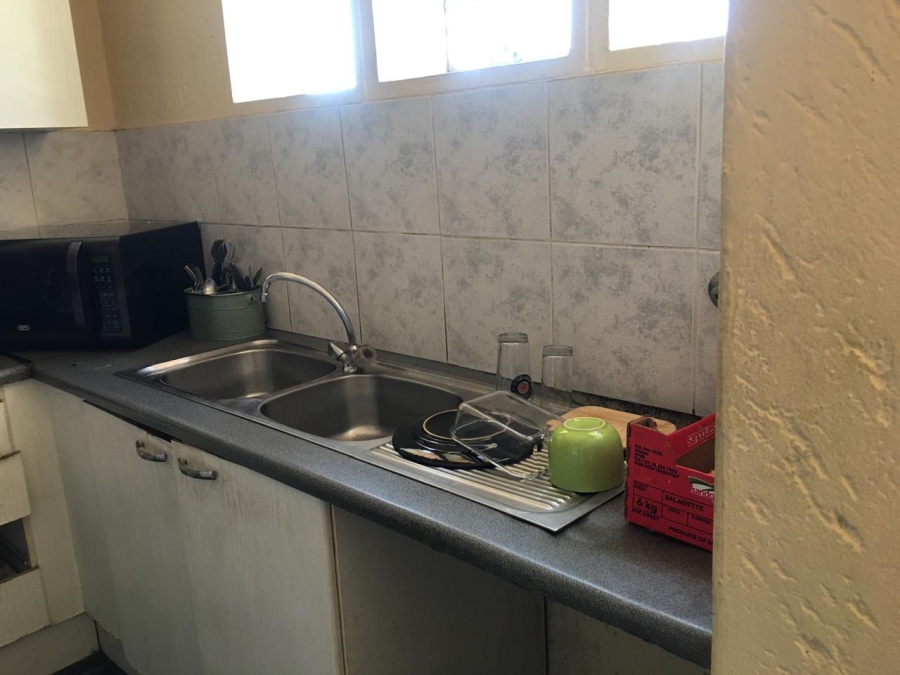 1 Bedroom Property for Sale in Mondeor Gauteng
