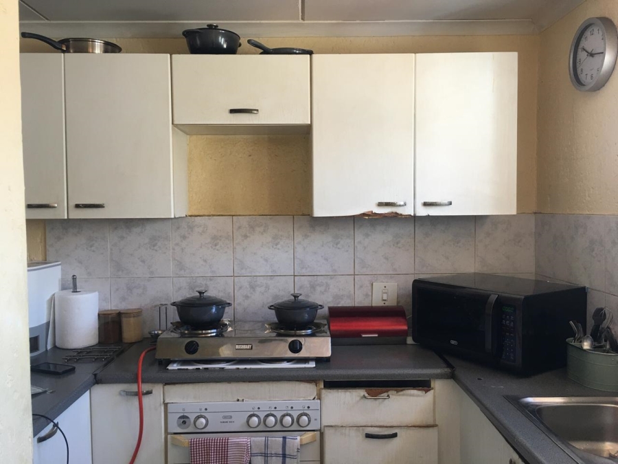 1 Bedroom Property for Sale in Mondeor Gauteng