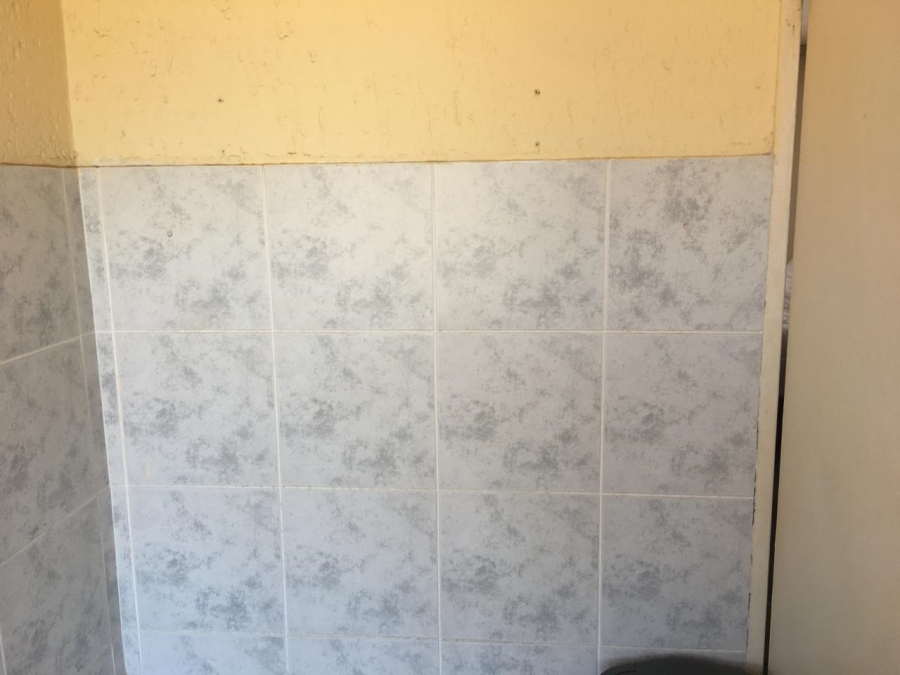 1 Bedroom Property for Sale in Mondeor Gauteng