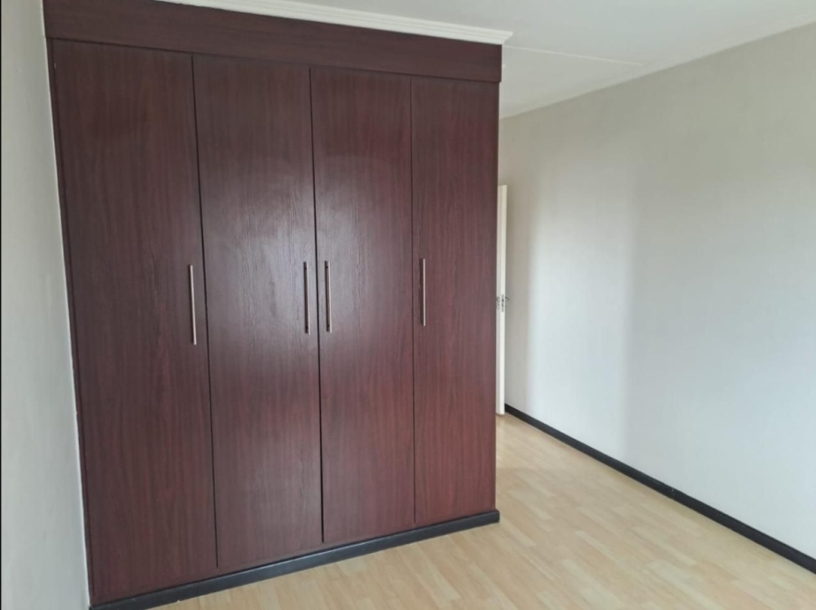 To Let 2 Bedroom Property for Rent in Greenstone Hill Gauteng
