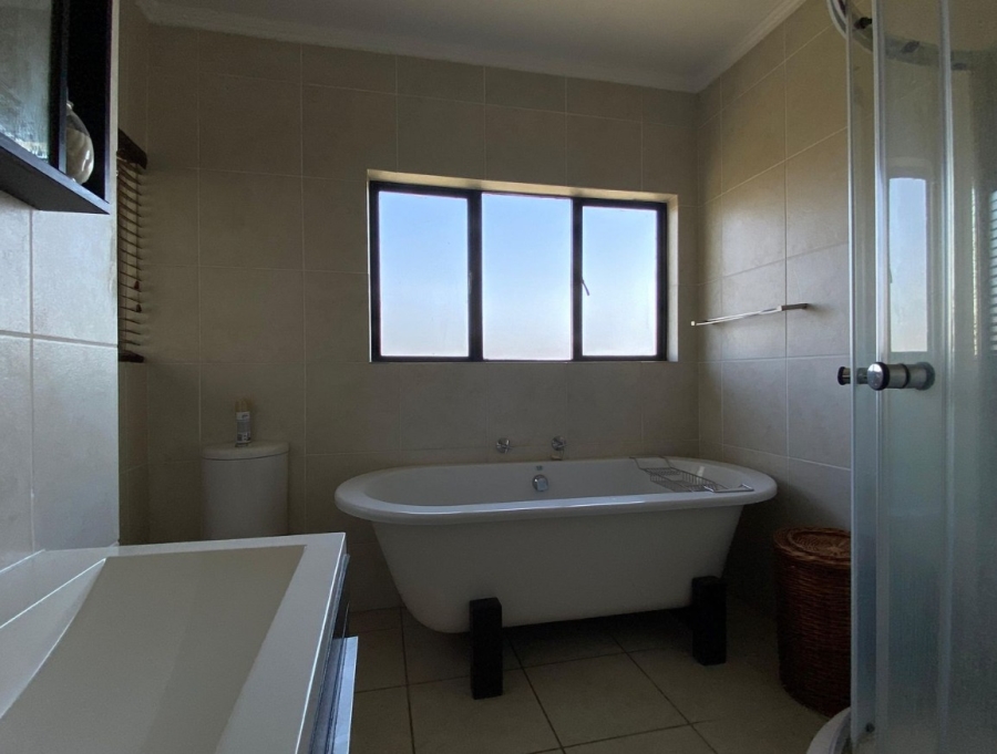 To Let 2 Bedroom Property for Rent in Greenstone Hill Gauteng