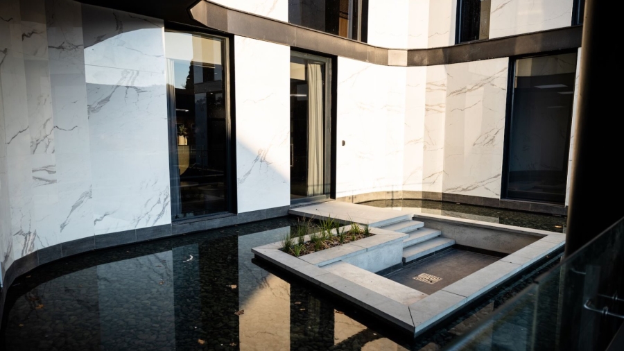 To Let commercial Property for Rent in Wierda Valley Gauteng