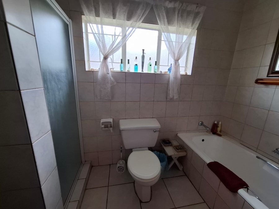 7 Bedroom Property for Sale in Pretoria North Gauteng