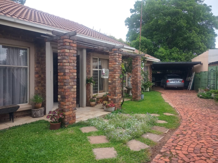 7 Bedroom Property for Sale in Pretoria North Gauteng