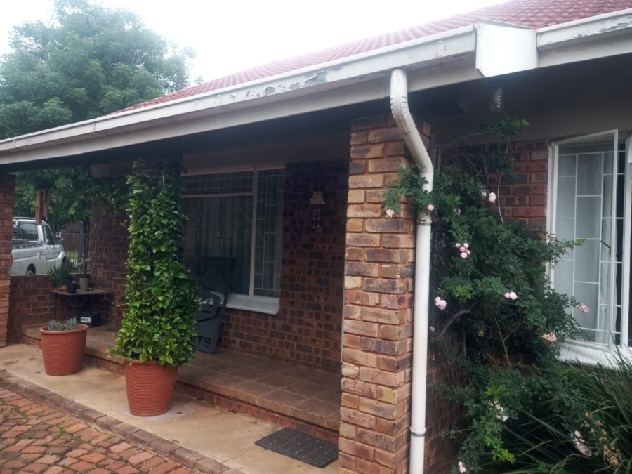 7 Bedroom Property for Sale in Pretoria North Gauteng