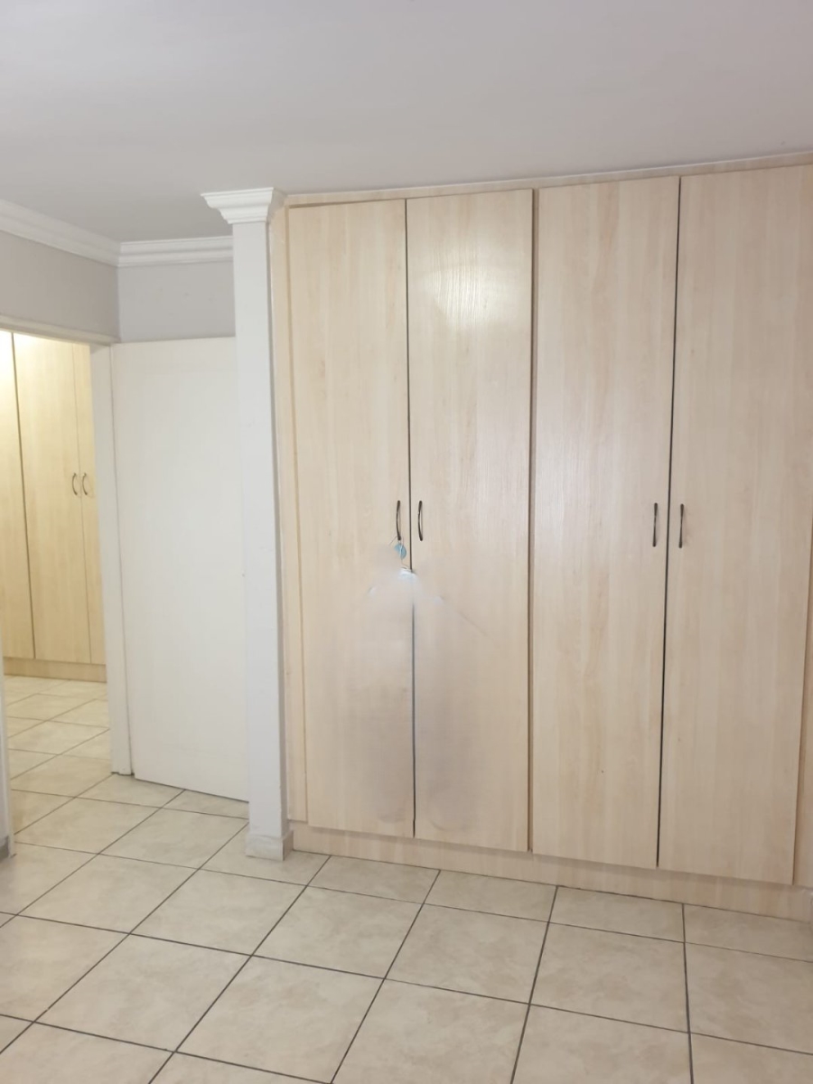 3 Bedroom Property for Sale in Sonneveld Gauteng