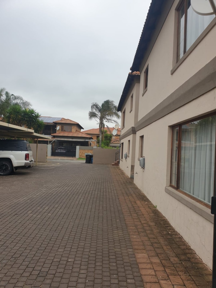 3 Bedroom Property for Sale in Sonneveld Gauteng