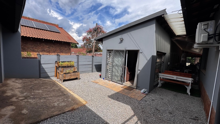 1 Bedroom Property for Sale in Wierda Park Gauteng