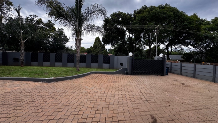 1 Bedroom Property for Sale in Wierda Park Gauteng