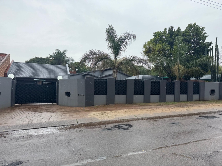 1 Bedroom Property for Sale in Wierda Park Gauteng