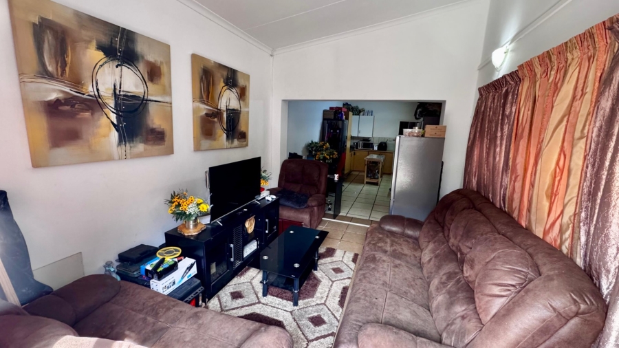 1 Bedroom Property for Sale in Wierda Park Gauteng