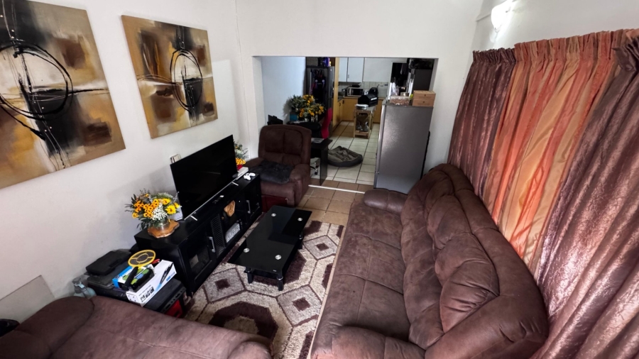 1 Bedroom Property for Sale in Wierda Park Gauteng