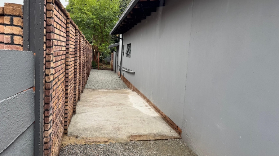 1 Bedroom Property for Sale in Wierda Park Gauteng