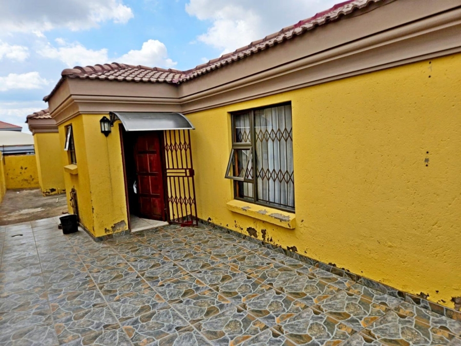 3 Bedroom Property for Sale in Birch Acres Gauteng
