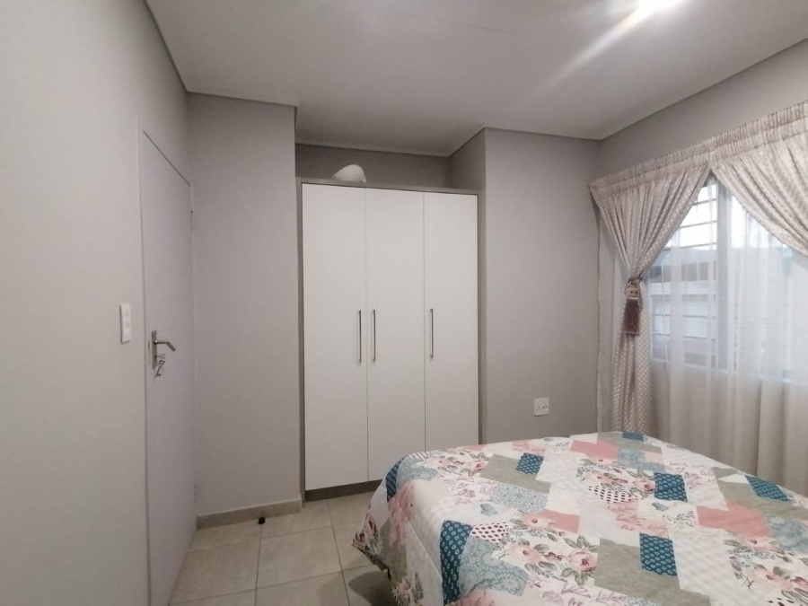 To Let 4 Bedroom Property for Rent in Danville Gauteng