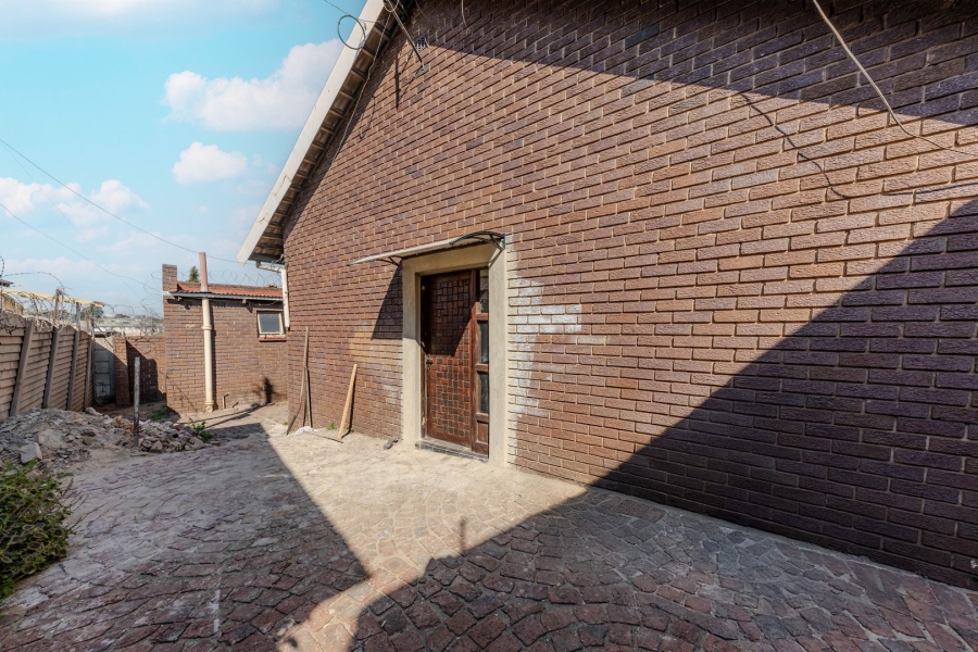 To Let  Bedroom Property for Rent in Bosmont Gauteng