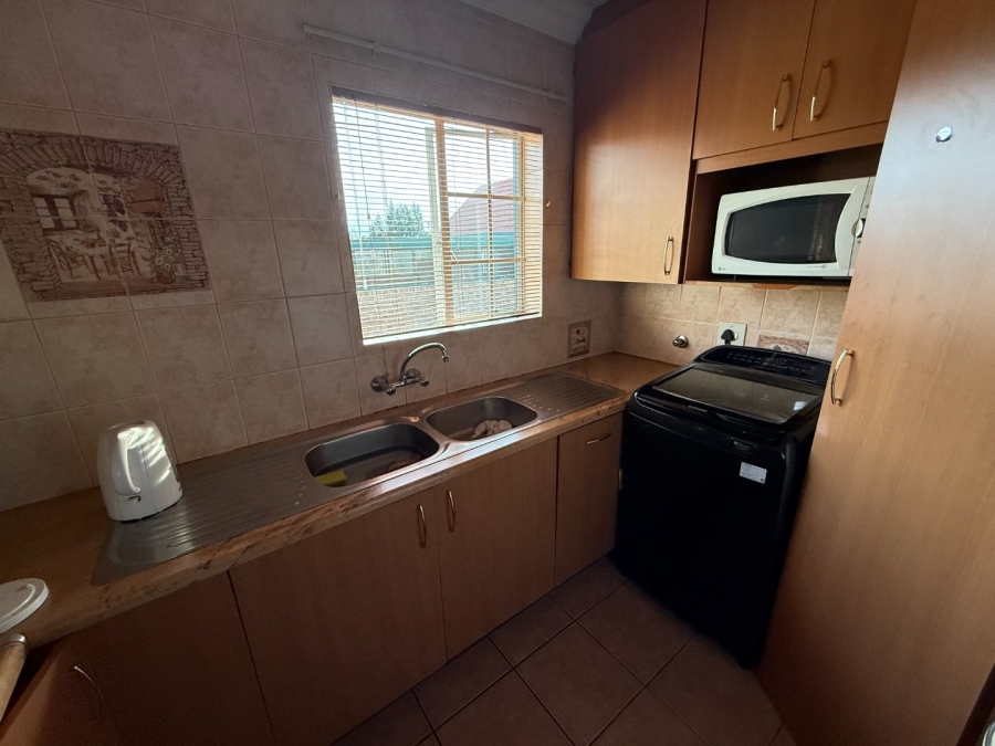 3 Bedroom Property for Sale in Die Hoewes Gauteng