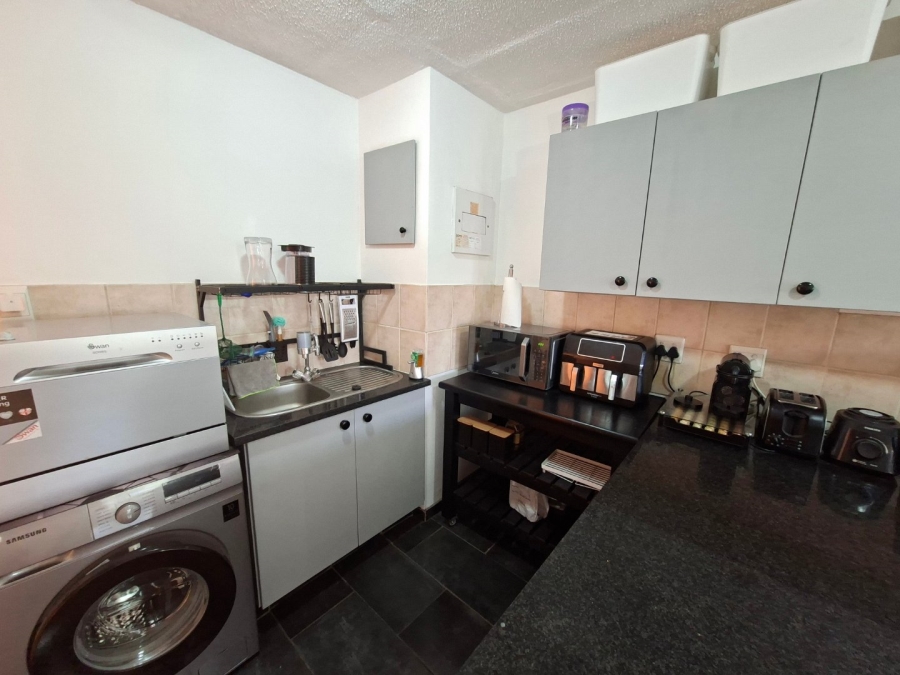 1 Bedroom Property for Sale in Hatfield Gauteng