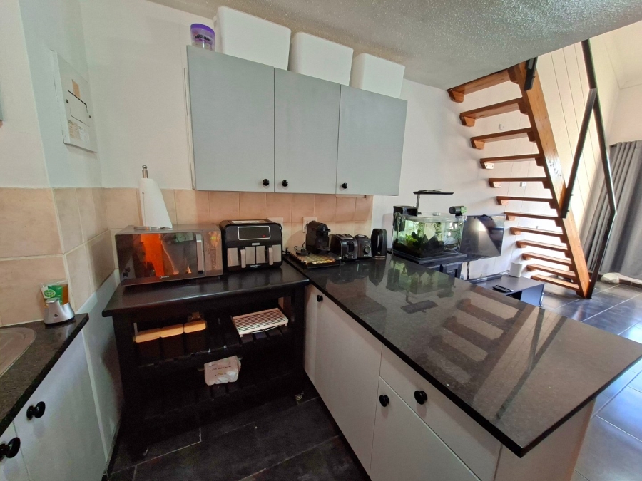 1 Bedroom Property for Sale in Hatfield Gauteng