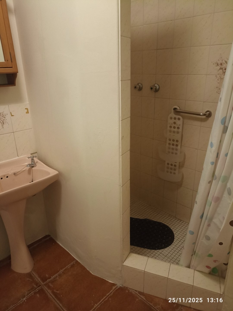 To Let 2 Bedroom Property for Rent in Bromhof Gauteng