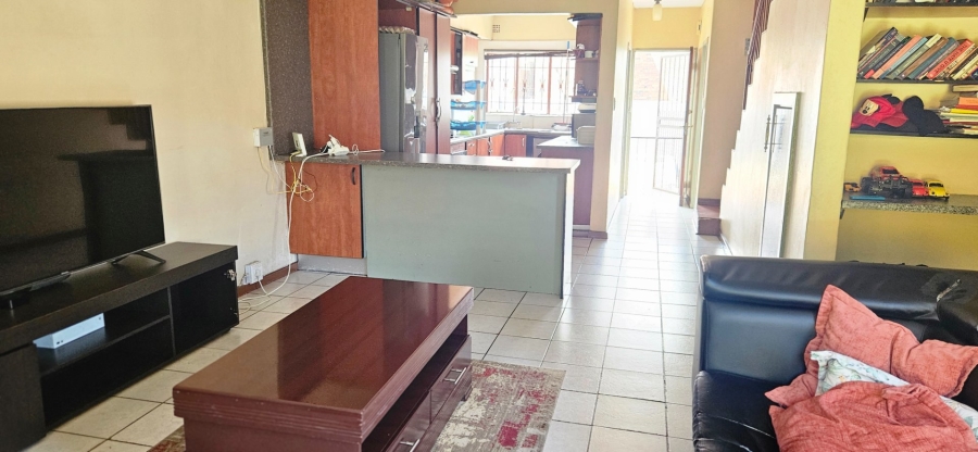 2 Bedroom Property for Sale in Fontainebleau Gauteng