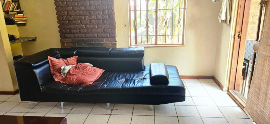 2 Bedroom Property for Sale in Fontainebleau Gauteng