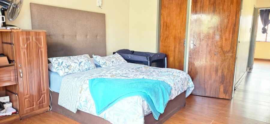 2 Bedroom Property for Sale in Fontainebleau Gauteng