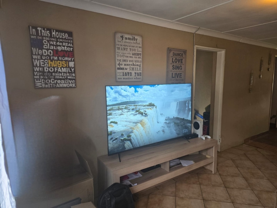 To Let 2 Bedroom Property for Rent in Witfield Gauteng