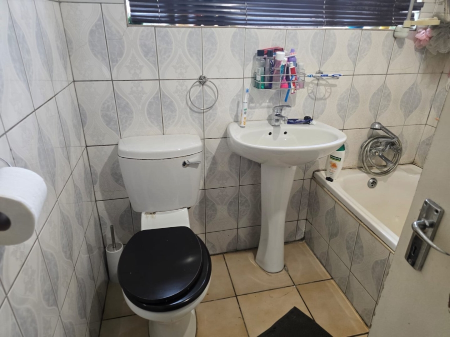 To Let 2 Bedroom Property for Rent in Witfield Gauteng