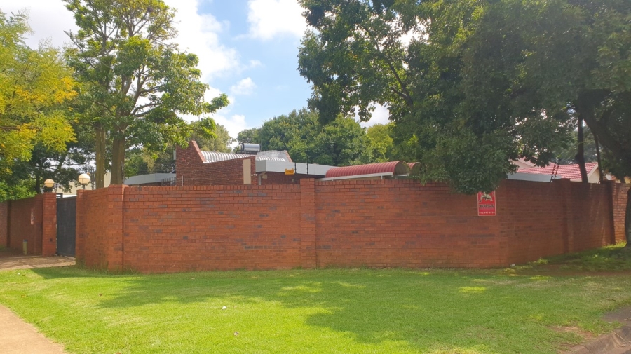 4 Bedroom Property for Sale in Elardus Park Gauteng