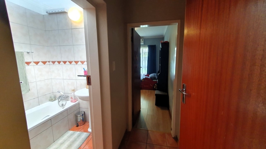 4 Bedroom Property for Sale in Elardus Park Gauteng