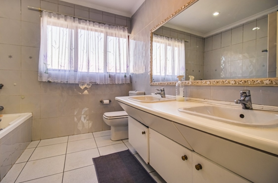 3 Bedroom Property for Sale in Bruma Gauteng