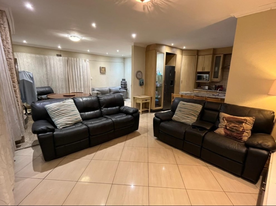 3 Bedroom Property for Sale in Dawnview Gauteng